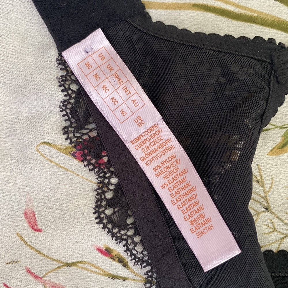 Savage X Fenty intimates womens bra size 36C Black Lace Underwire bra st… - Picture 6 of 6